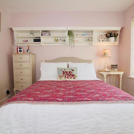 Aston Henry James Stunning One Bedroom Apartment In Royal Windsor Zewnętrze zdjęcie